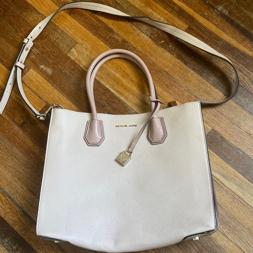 Slightly used Michael Kors purse